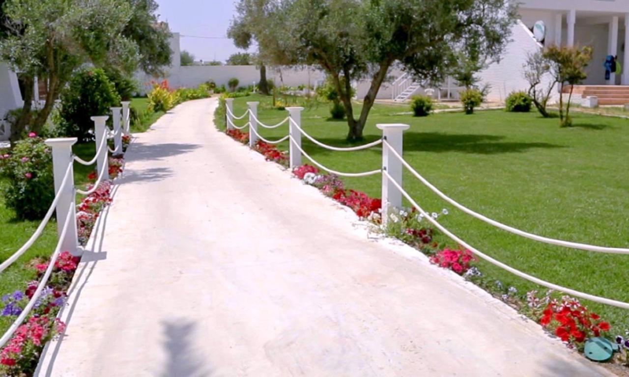 Hotel Best Beach- Family Only Chott Meriem Exterior photo